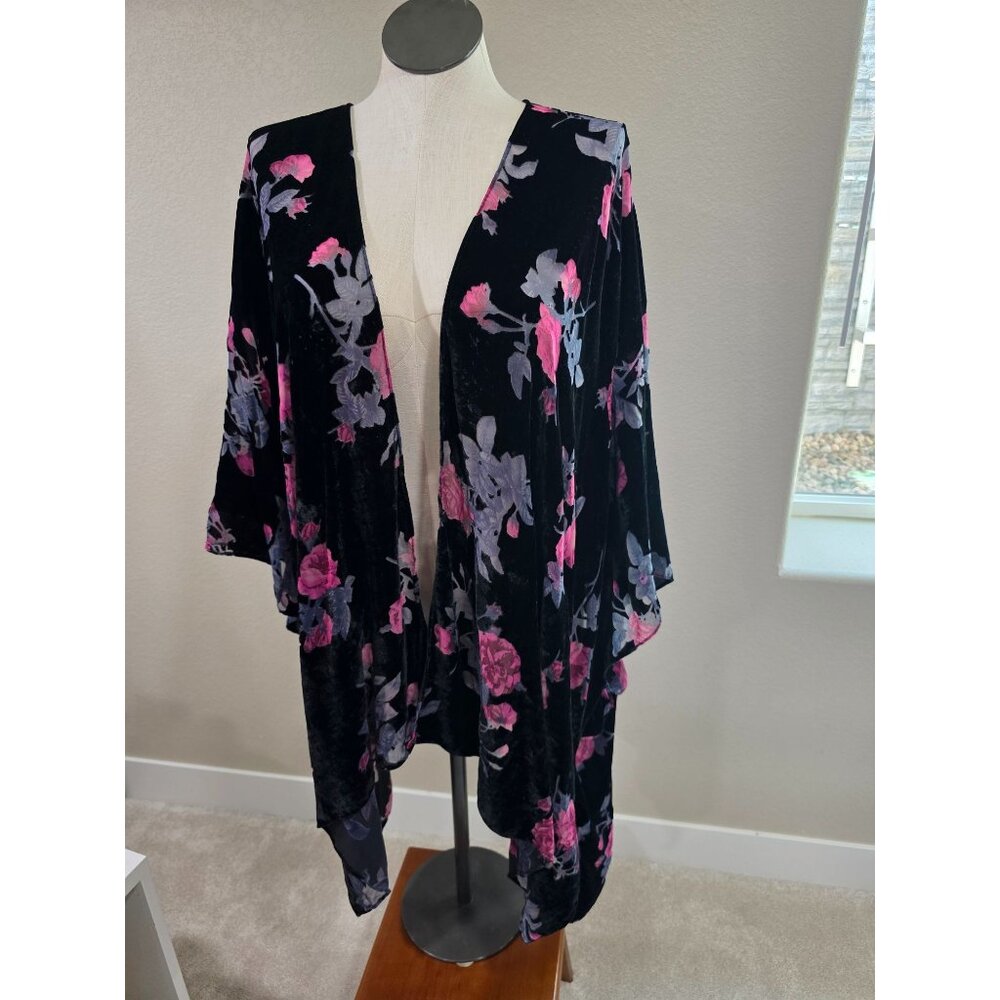 Torrid Black Floral Velvet Open Front Kimono Cardigan Womens One Size Loose Fit
